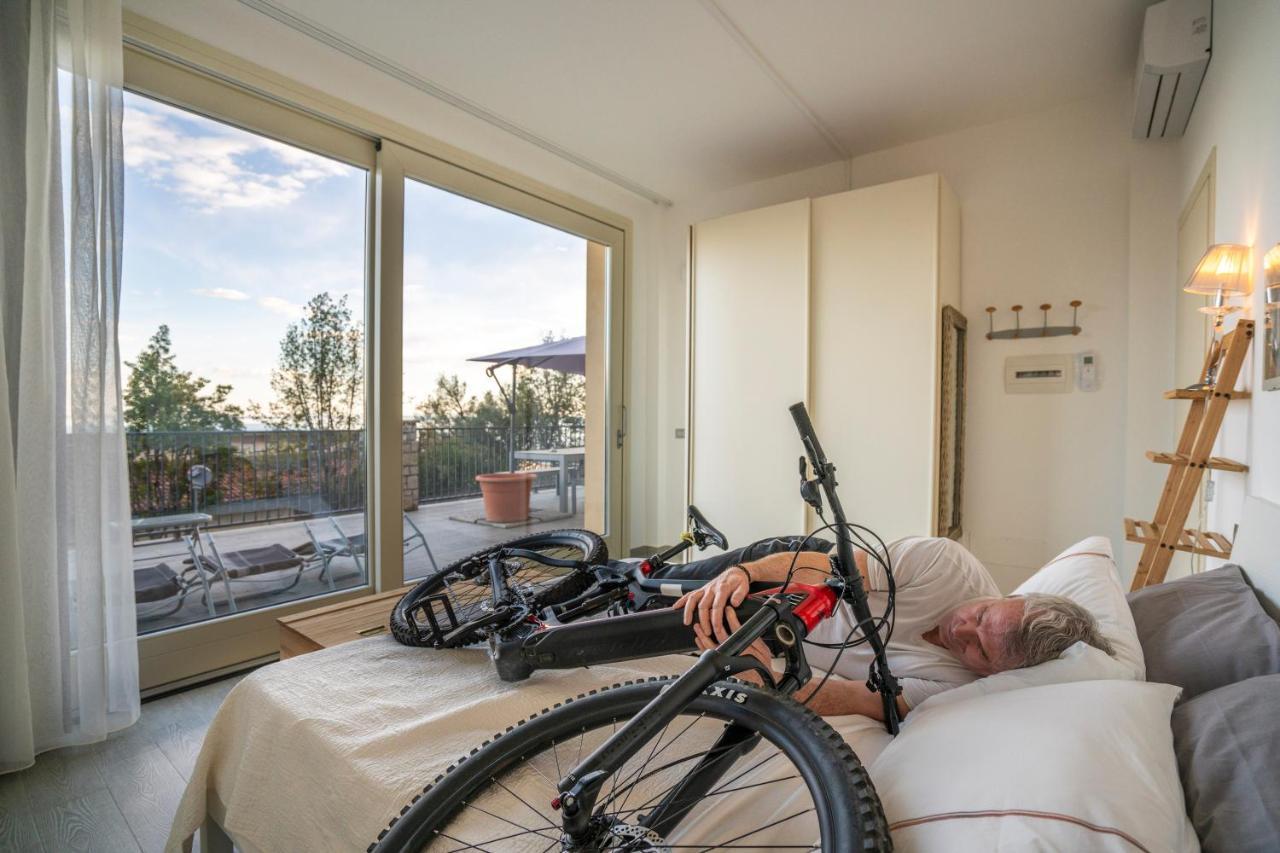 Residence Virgilio ตอสโกลาโน มาแดร์โน ภายนอก รูปภาพ